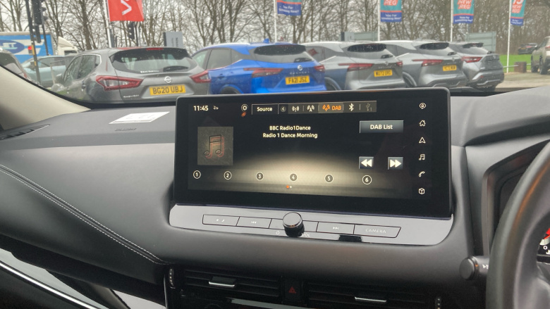 Nissan Qashqai 1.3 DiG-T MH N-Connecta 5dr Petrol Hatchback